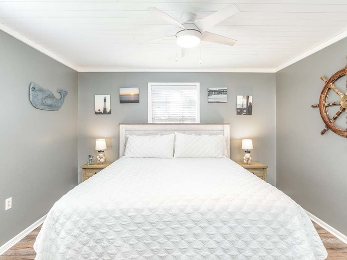 Bedroom 2, Toes in the Sand by Tybee Vacation Rentals, Chatham