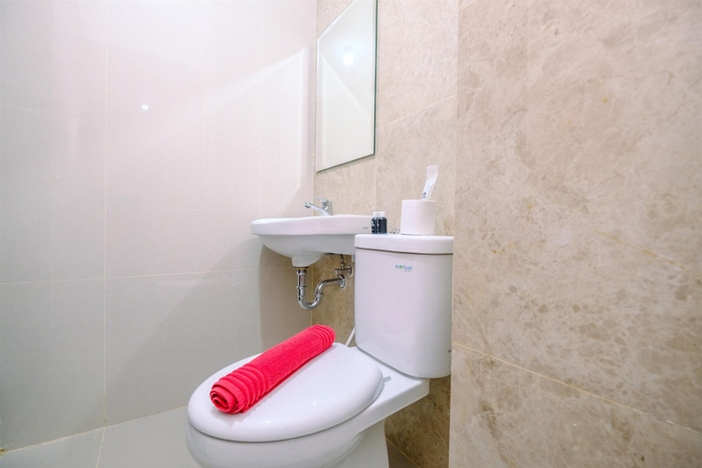 Bathroom 3, Best Price Studio Room Transpark Cibubur Apartment, Depok