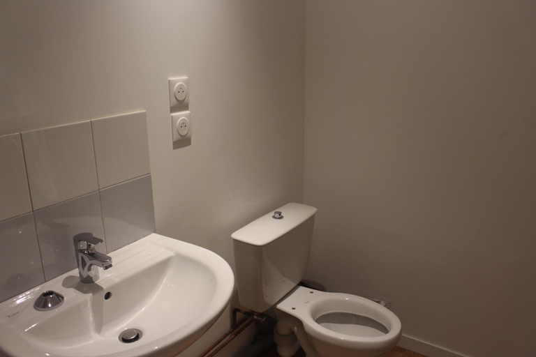 Bathroom 5, HYPER CENTRE - WIFI FIBRE GRATUIT - JERGWELOH - Le Londonien, Calvados