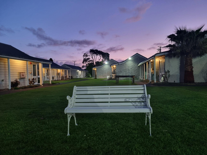 Others 4, The Furlong Motel, South Taranaki