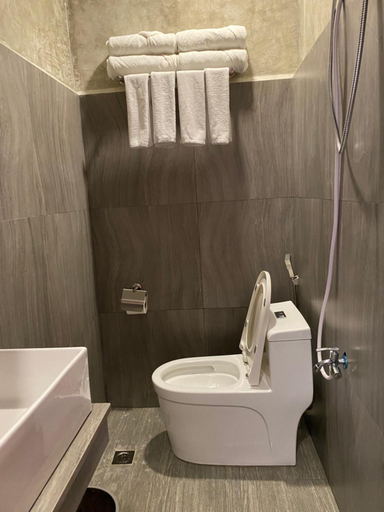 Bathroom 2, RL Harbor INN, El Nido