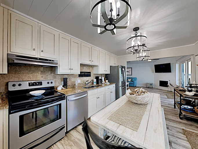 Private kitchen 5, So Shell Distancing by Southern Vacation Rentals, Baldwin