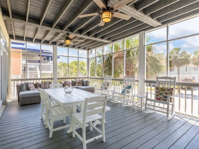 Food & Drinks, Toes On Tybee, Chatham