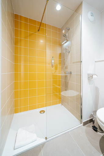 Bathroom 5, Beelodge Hôtel Blois Centre, Loir-et-Cher