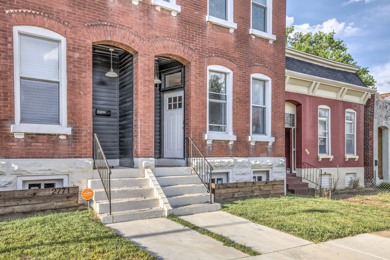 Exterior & Views 2, Delightfully Redesigned Home - JZ Vacation Rentals, Saint Louis