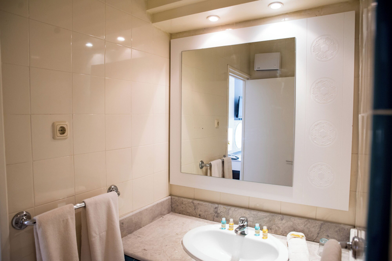 Bathroom 3, Shems Holiday Village & Aquapark, Monastir