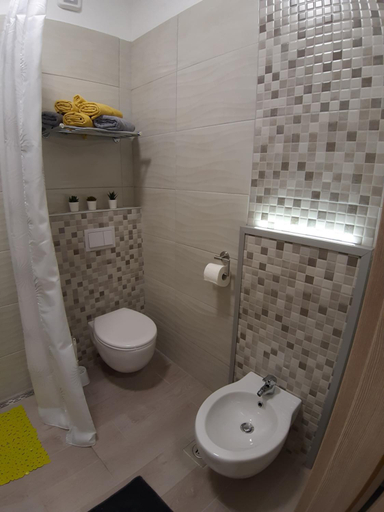 Others 3, Apartmani Dream, Pula