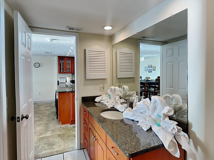 Others 5, Las Brisas 504, Pinellas