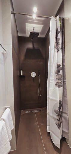 Bathroom 4, Arkle 2 Apartments, Tiranës