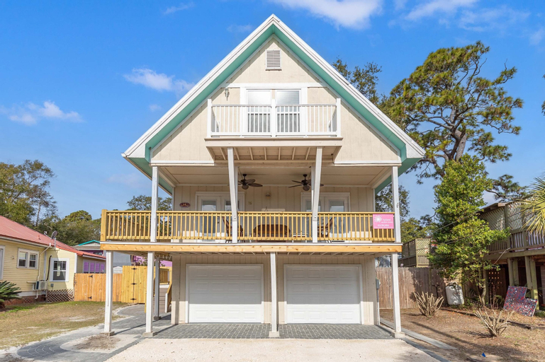 Sandys Beach House, Chatham