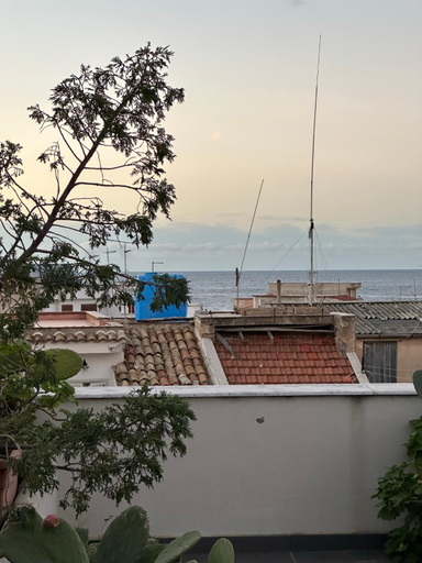Others 5, Malusi B&B, Palermo