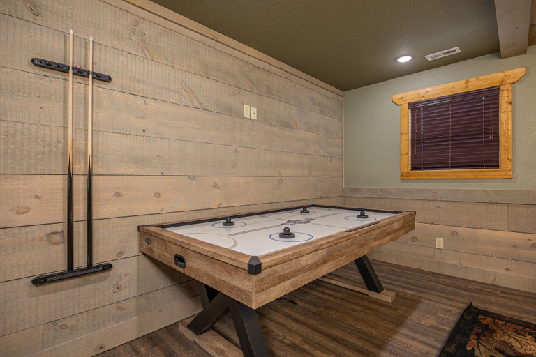 Bathroom 3, Serenity Peak, Sevier