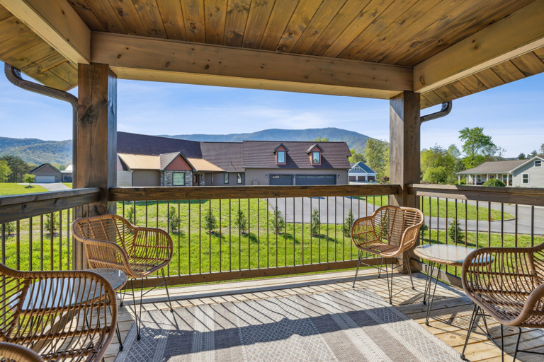 Others 5, Peaceful Pastures 4 Bedroom Cabin by RedAwning, Sevier