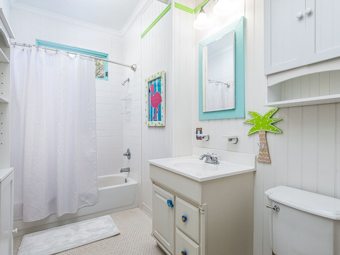 Bathroom, Coastal Soul Cottage by Tybee Vacation Rentals, Chatham