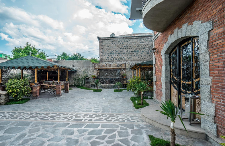 Others 5, Hotel Tiflis, Akhaltsikhe