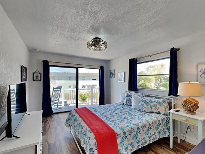 Bedroom 3, Luna Sea, Lee
