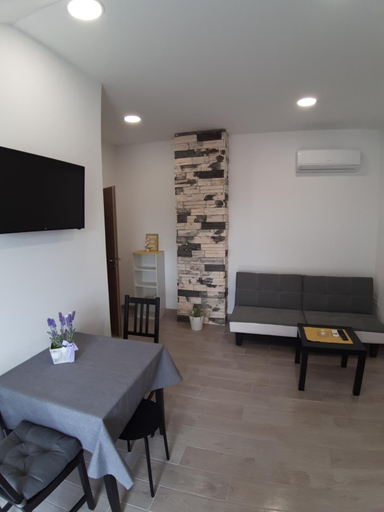 Others 5, Apartmani Dream, Pula