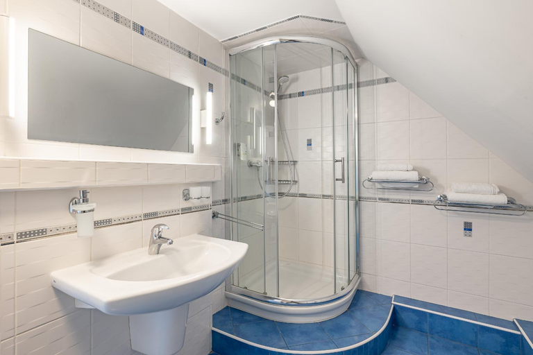 Bathroom 3, Villa Matylda, Cheb