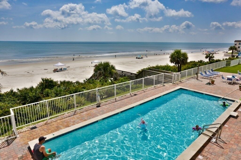 Sport & Beauty 5, Surf And Racquet 101 3 Bedroom Condo by RedAwning, Volusia
