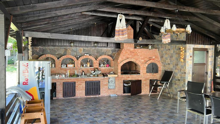 Food & Drinks 4, Casa Firuta Borsa, Borsa