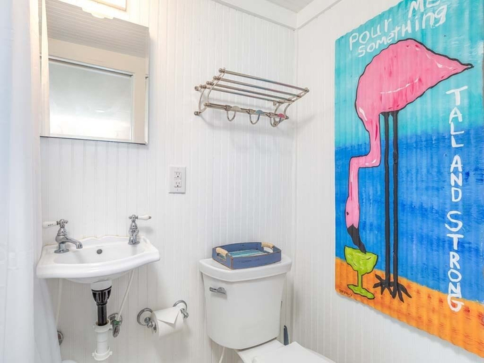 Bathroom 4, Blue Crab Cottage by Tybee Vacation Rentals, Chatham