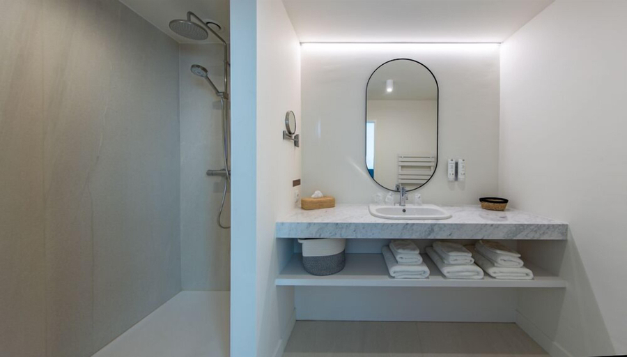 Bathroom 4, Hotel Bell-X, West-Vlaanderen