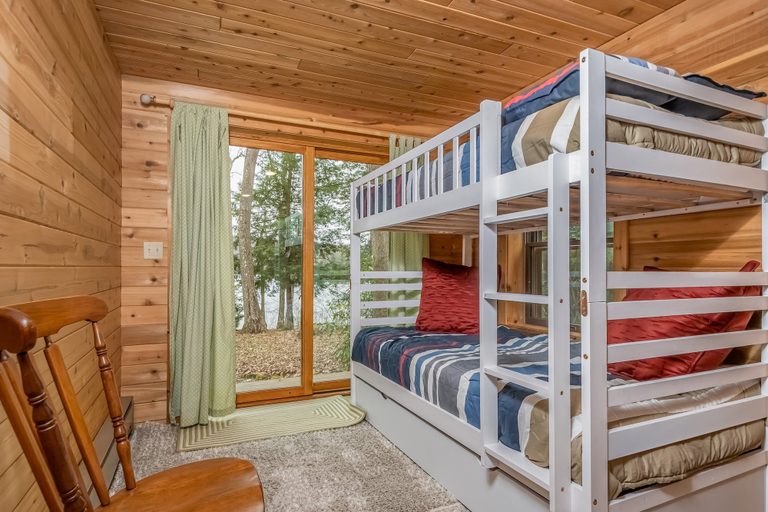 Bedroom 2, Fernwood Retreat, Garrett