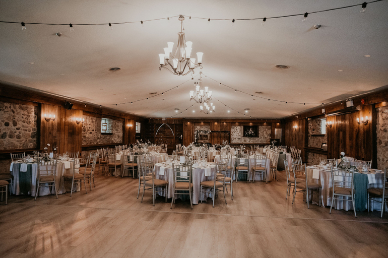 Food & Drinks 4, Hessenland Inn & Schatz Winery, Huron
