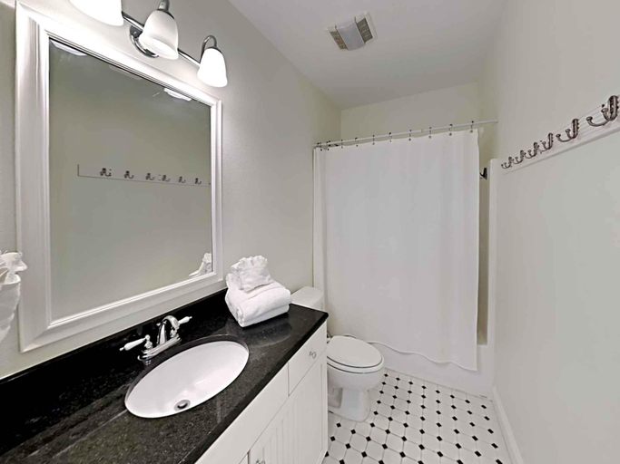 Bathroom 4, Brighton by the Sea by Southern Vacation Rentals, Baldwin