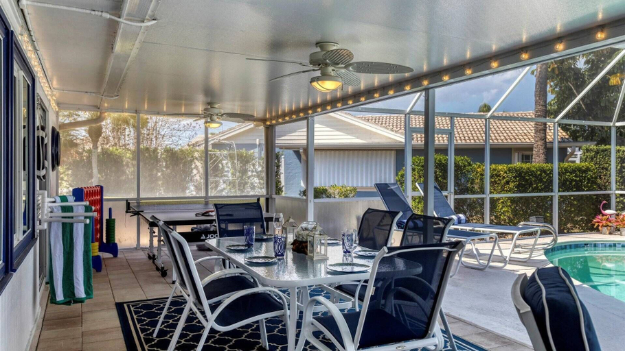 Food & Drinks, 598 bal Harbor Boulevard, Charlotte