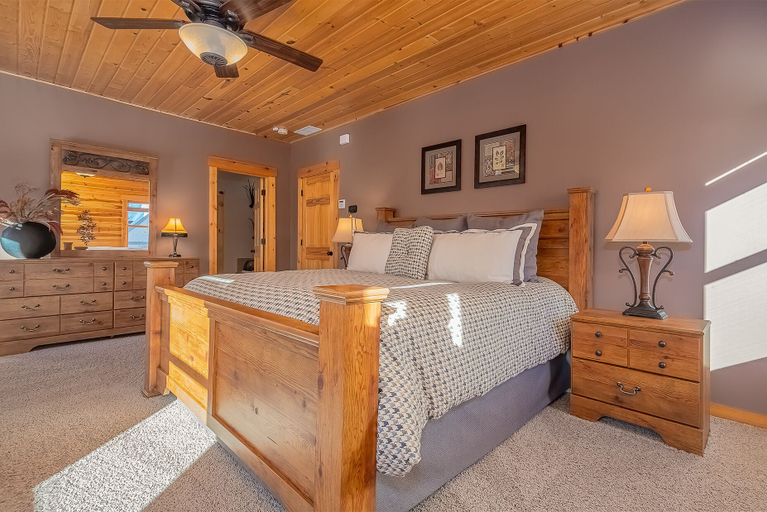 Bedroom 2, Ski Haven, Garrett