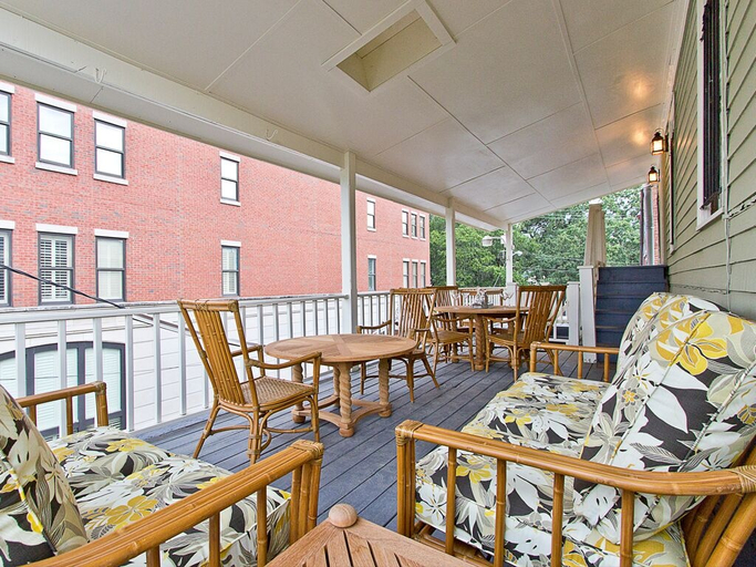 Food & Drinks, Habersham House by Tybee Vacation Rentals, Chatham
