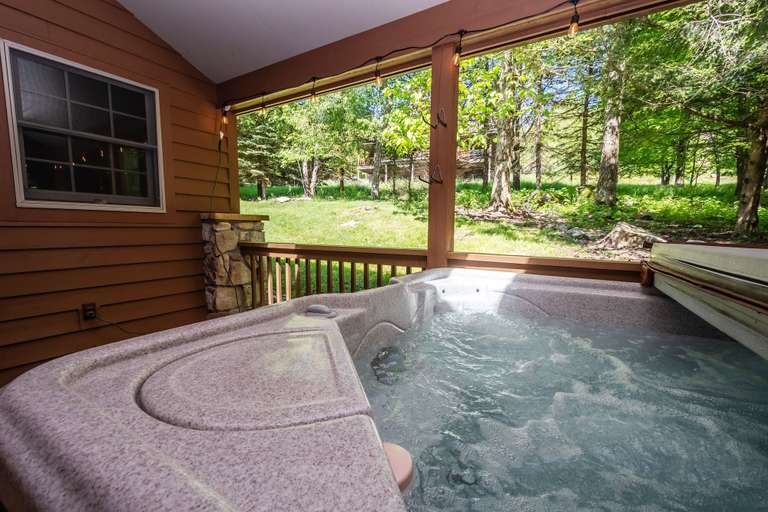 Sport & Beauty, Highland Cottage, Garrett