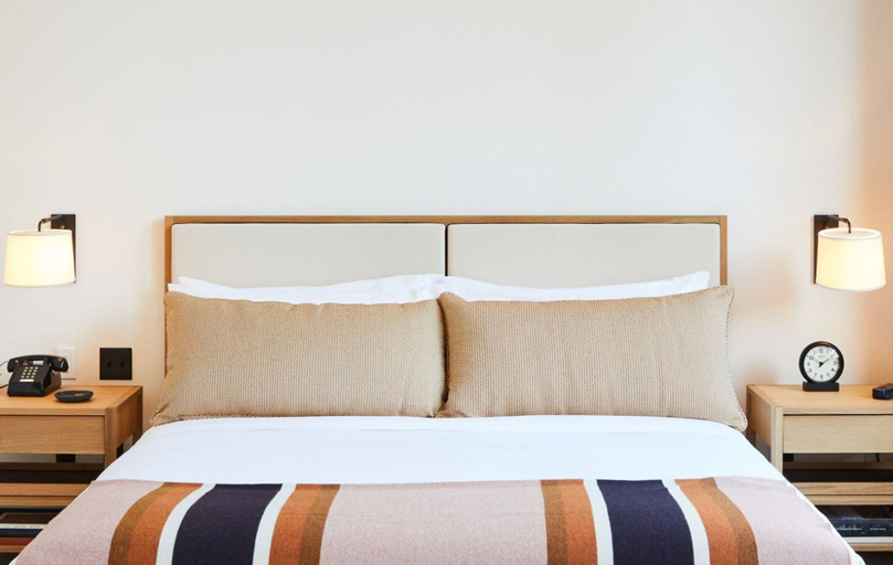 Bedroom 25