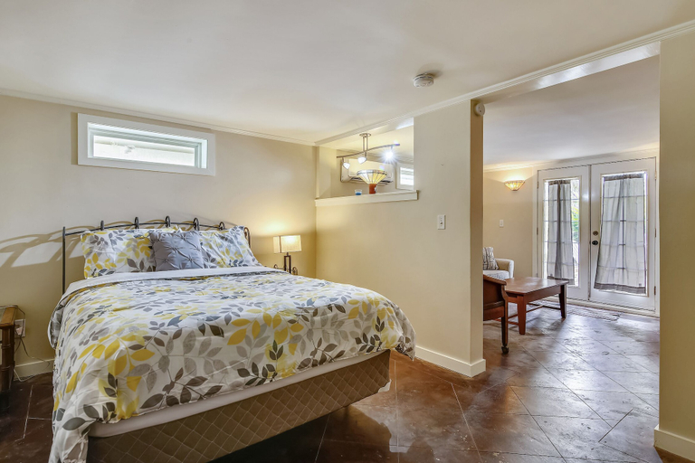 Bedroom 2, Calico Cottage, Galveston