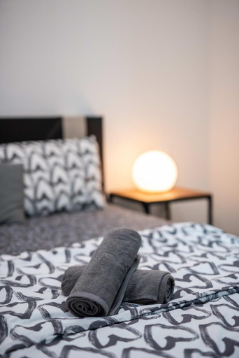 Bedroom 2, A Cozy & Stylish Apt at Suasana Suites JB, Johor Bahru