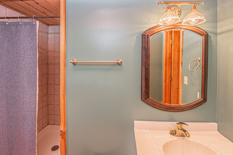 Bathroom 3, Viva Lodge, Garrett