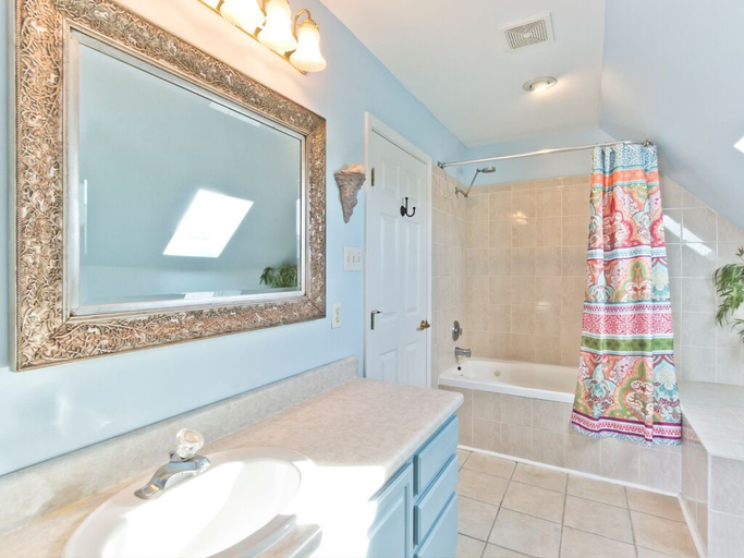Bathroom 4, Sandys North Shore by Tybee Vacation Rentals, Chatham