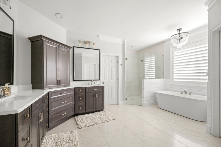 Bathroom 3, Players Choice, Saint Johns