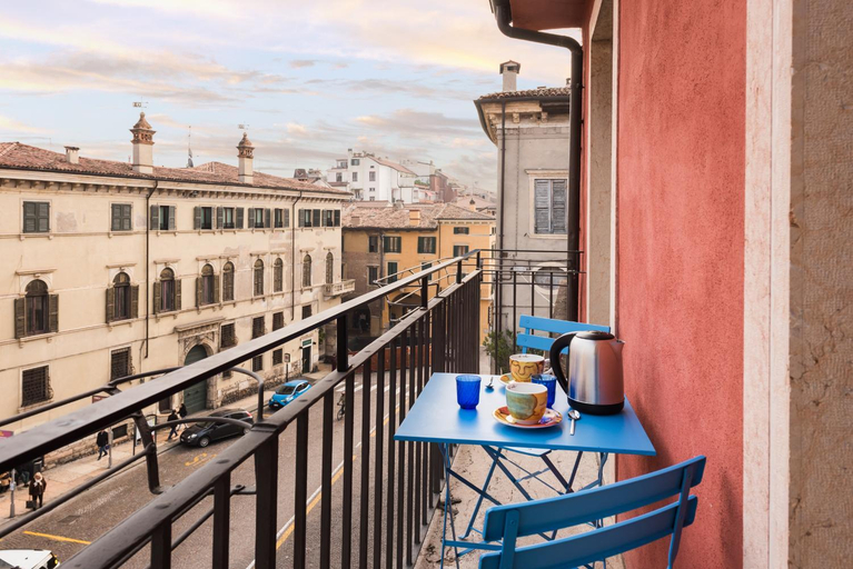 View 3, Flats4rent Carla's Apartments, Verona