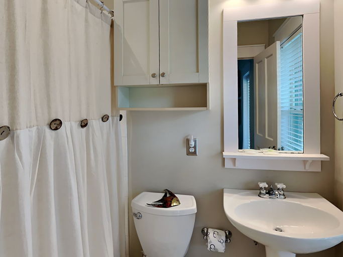 Bathroom 4, Bungalows at Seagrove by Southern Vacation Rentals, Walton