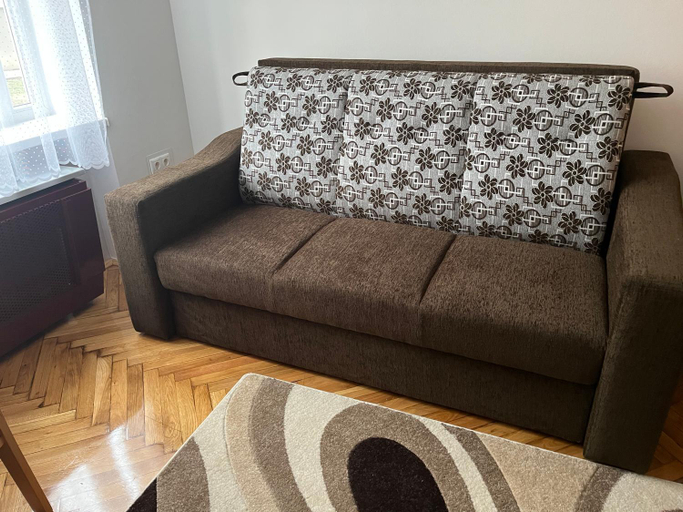 Others 3, Vito Apartman, Eger