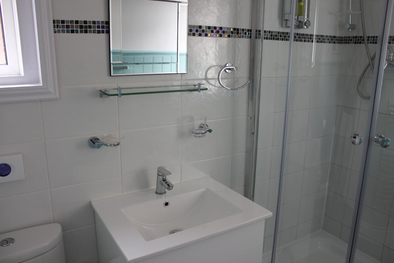 Bathroom 3, Elmfield Guest Accommodation, Norfolk