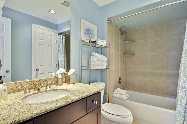 Bathroom, Dawn 532, Galveston