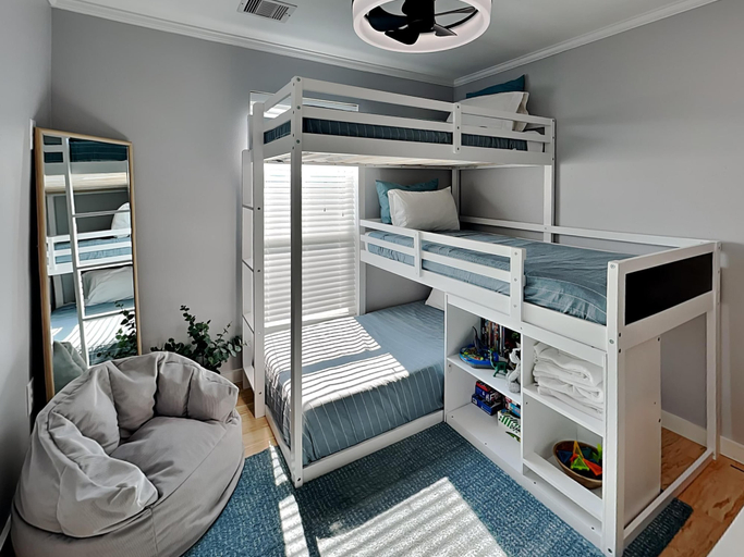 Bedroom 4, That's What Sea Said, Galveston