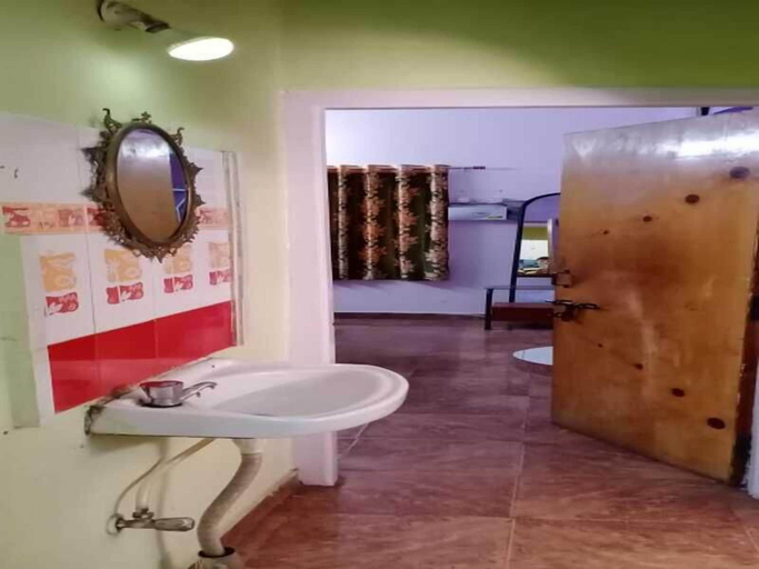 Bathroom, Chandrika Guest House, Visakhapatnam