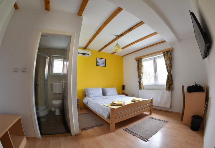 Bedroom 5, Sobe Zlatnik, Petrovac
