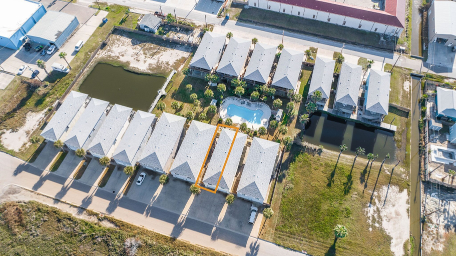 Exterior & Views 2, The Sandbar - Pet Friendly! Overlooking Community Pool!, Nueces
