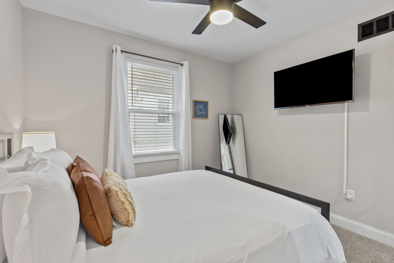 Bedroom 3, Blue Door Bungalow | JZ Vacation Rentals, Saint Louis