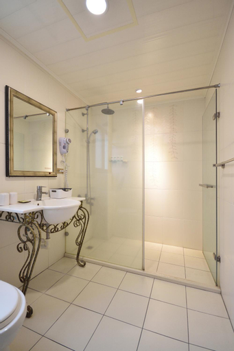 Bathroom 6